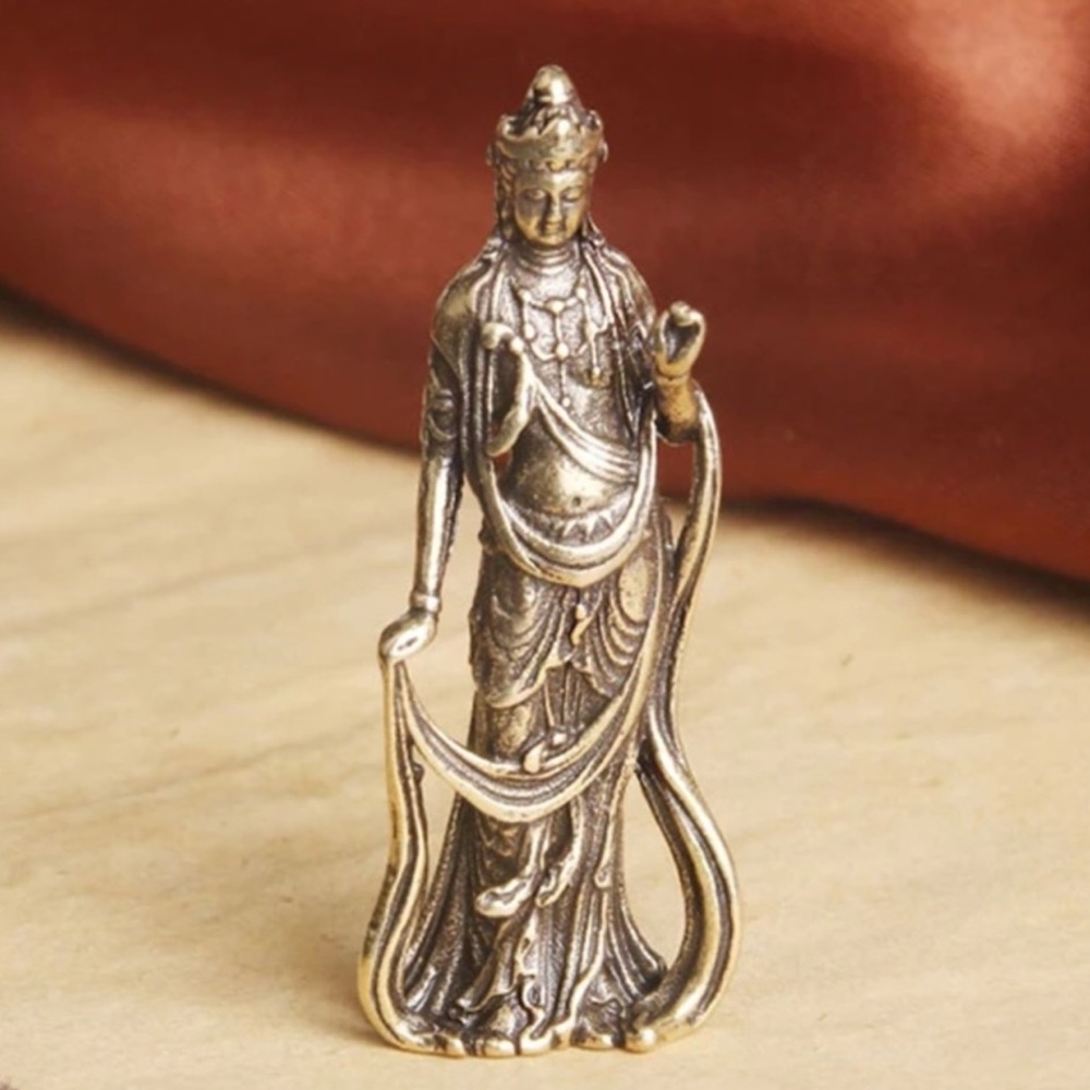 Collectible Beautiful brass Quan Yin